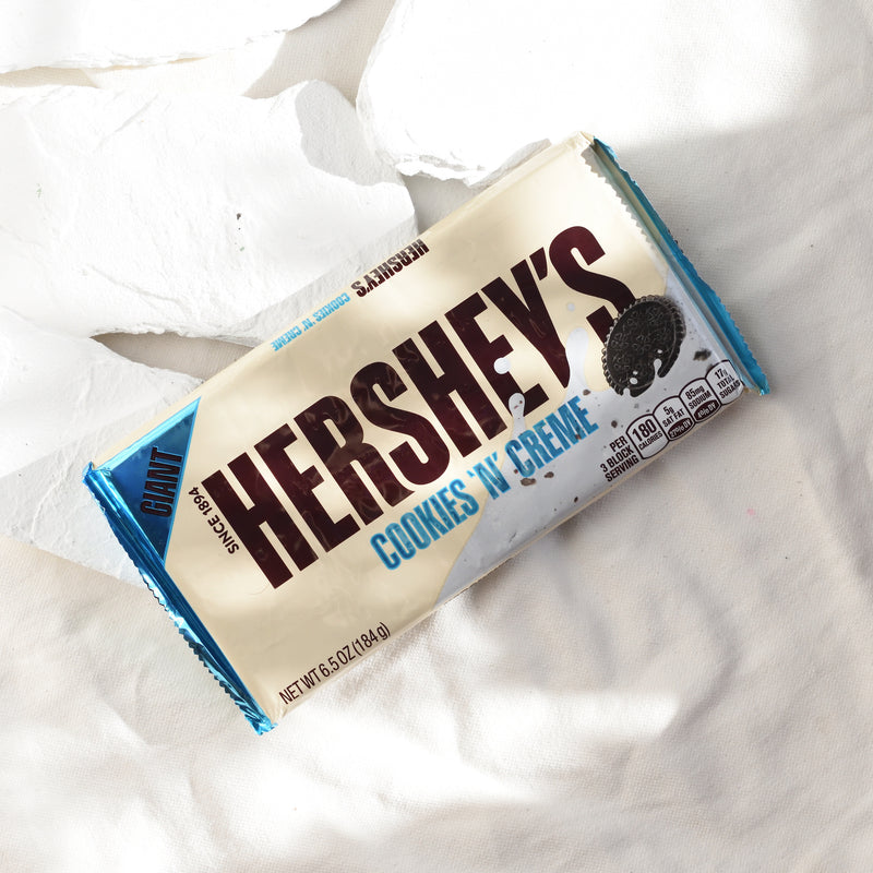 Chocolatina Hersheys Cookies and Cream - La Careta Licores de La 70 - Domicilios en Medellín