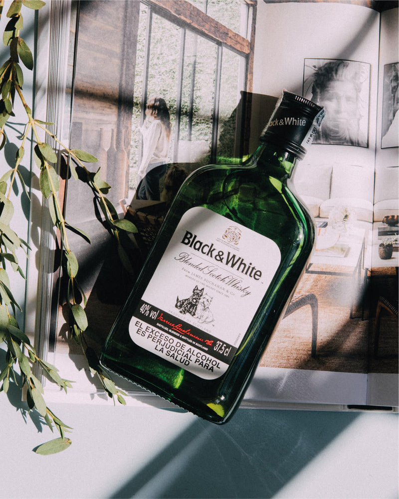 Whisky Black and White - La Careta Licores de La 70 - Domicilios en Medellín